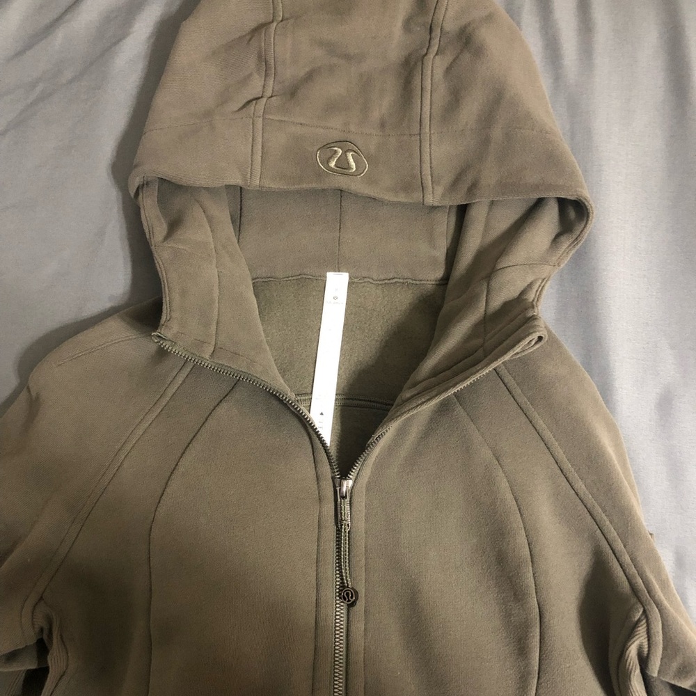Lululemon Scuba Hoodie Size 8 Olive Green